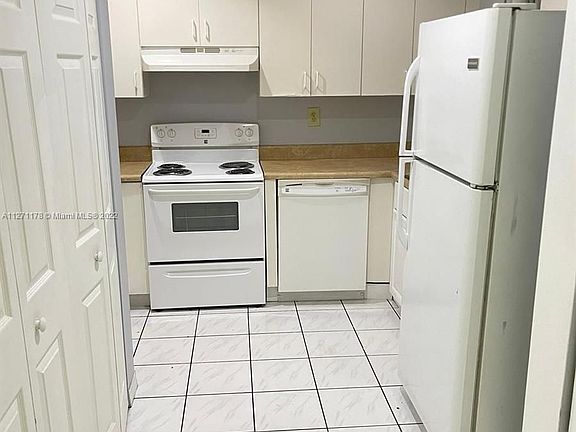 2nd image of 300 NW 114th Ave #2-102