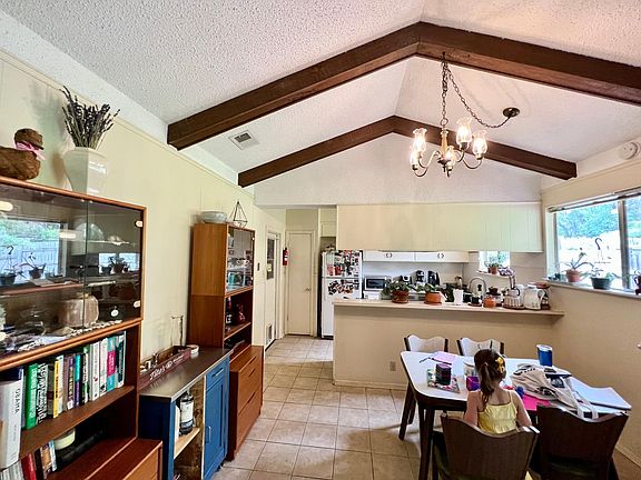 3rd image of 8515 Shenandoah Dr