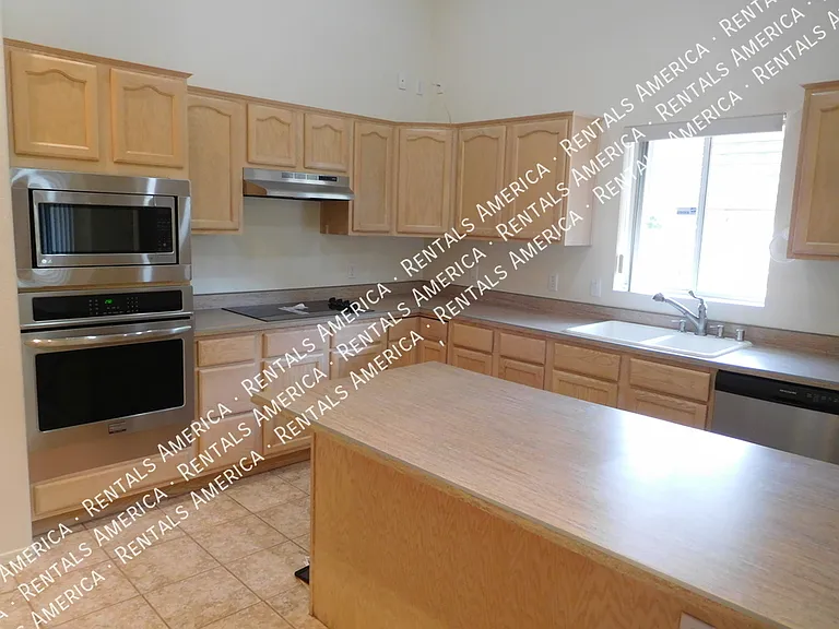 5747 N 105th Ln — Photo 19