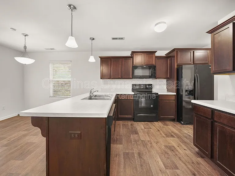 1025 Newfound Hollow Dr — Photo 5