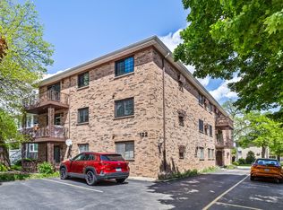 122 Circle Ave APT 307, Forest Park, IL 60130