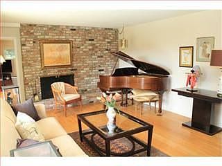 3rd image of 1711 Whitham Ave