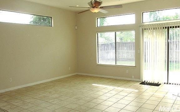 4th image of 3438 Banyon Dr