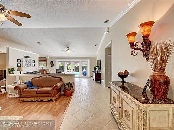5th image of 5157 NW 47th Ave