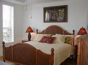 4th image of 1061 Collier Blvd APT 403