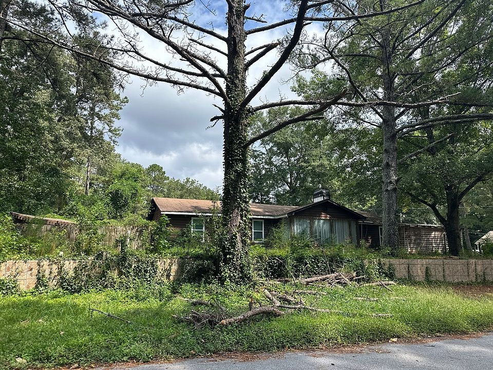 1st image of 2330 Shoals Dr NE