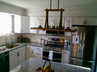909 Silverstone Dr, Saint Charles, MO 63303
