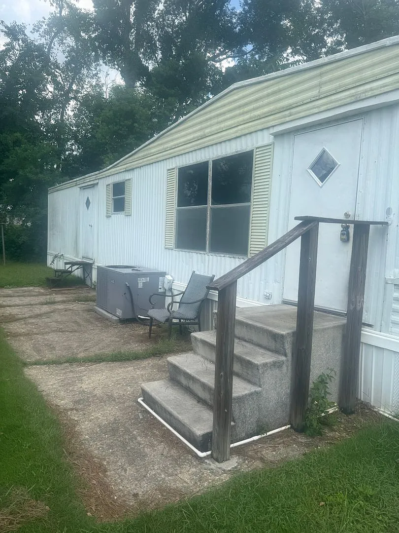 1304 Green Acres Ave — Photo 1