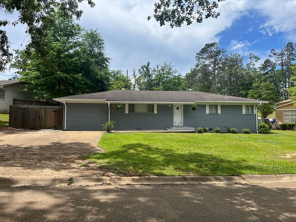 1st image of 115 Pine Dr