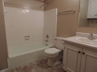 2442 Woodcliff Ave SE, Grand Rapids, MI 49546