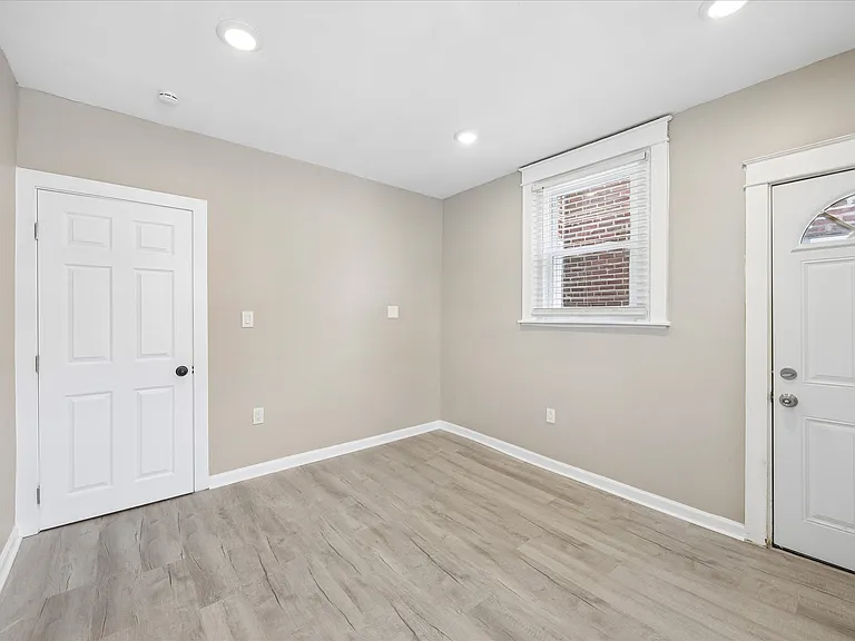 1117 Rosalie St — Photo 16