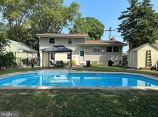 8484 Virginia Ave, Pasadena, MD 21122