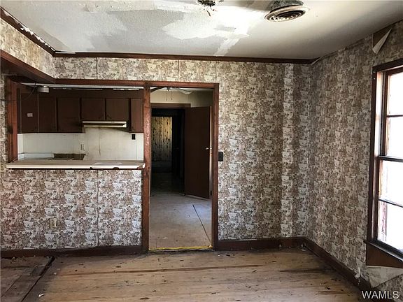 3rd image of 3215 19th St