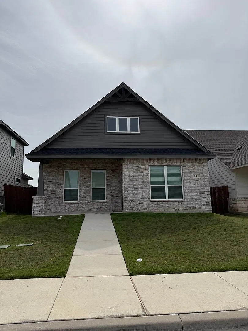 Building Photo - 708 The Cottages Dr