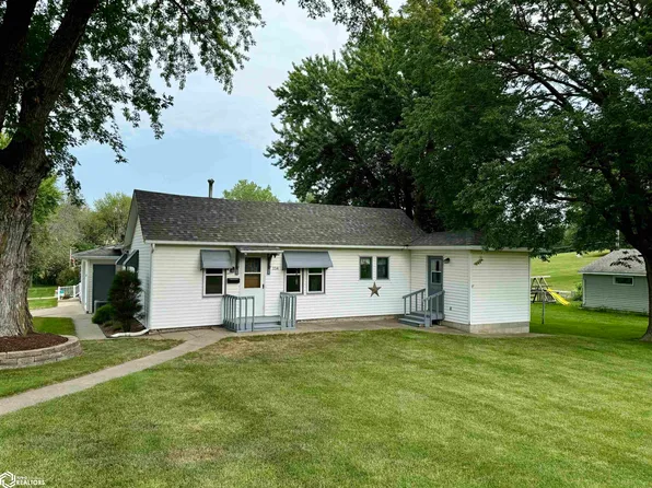 114 Leroy St, Audubon, IA 50025