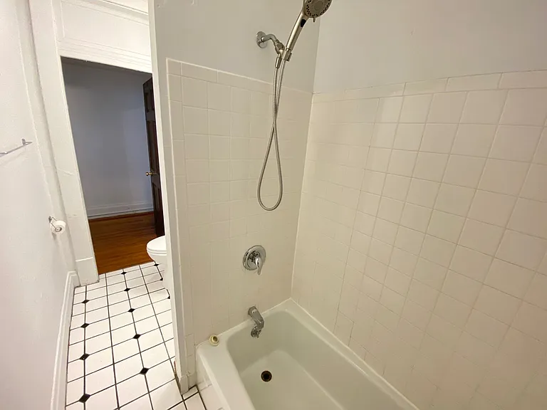 E Norwich Ave 4-16 SSR — Photo 18