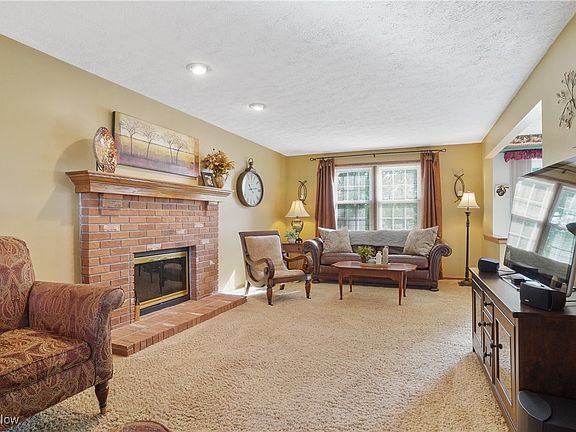 4th image of 5241 Brockton Dr