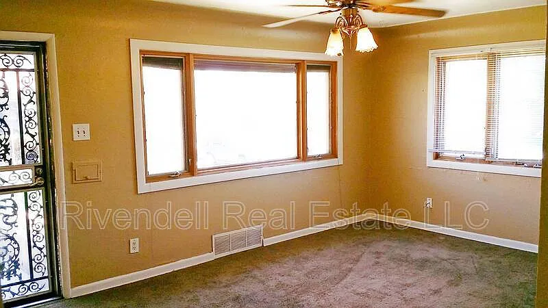 2 bed, 1.0 bath, 900 sqft, $1,750 — Photo 3