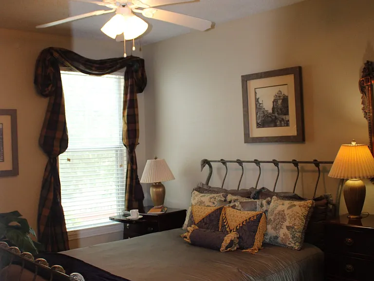 LaCrosse Apartments and Carriage Homes — Photo 21