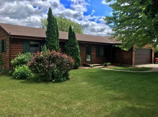 230 Concord Ct, West Bend, WI 53095