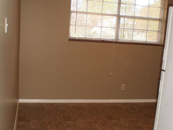 4th image of 1221 W Parkway Ave APT 17