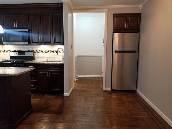 4th image of 8149 Woodhaven Blvd APT 1A