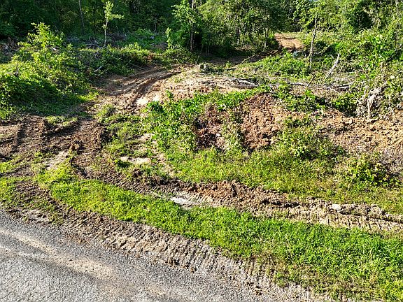 2nd image of 5 Hohenlinden Rd