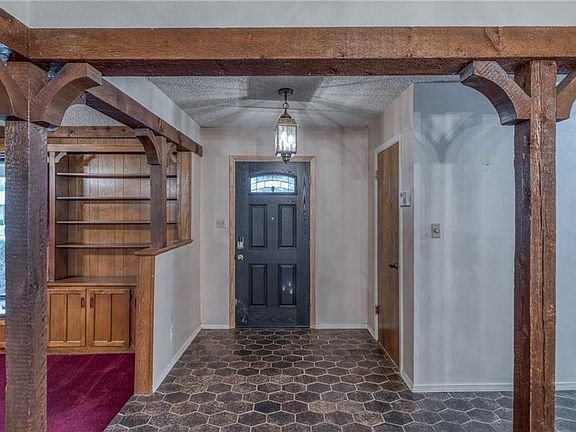 3rd image of 435 Gingerbread Ln