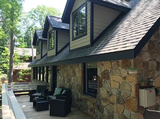 640 Lake Shore Dr, Oakland, MD 21550