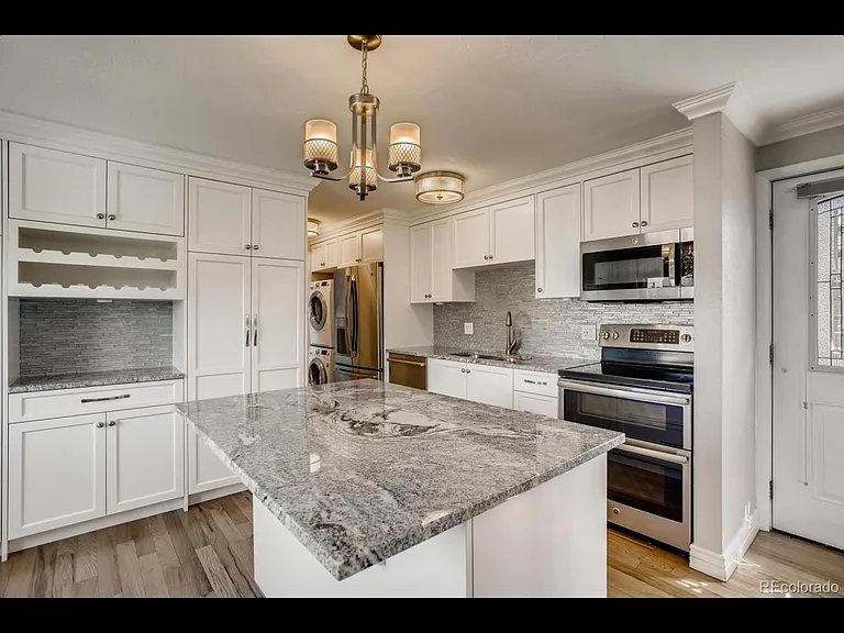 558 N Washington St #301 — Photo 7