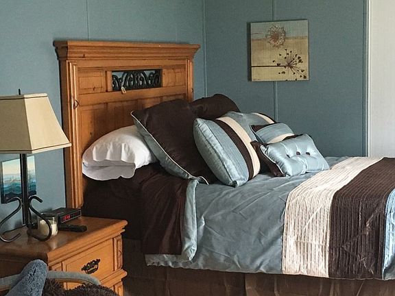 Guest bedroom
