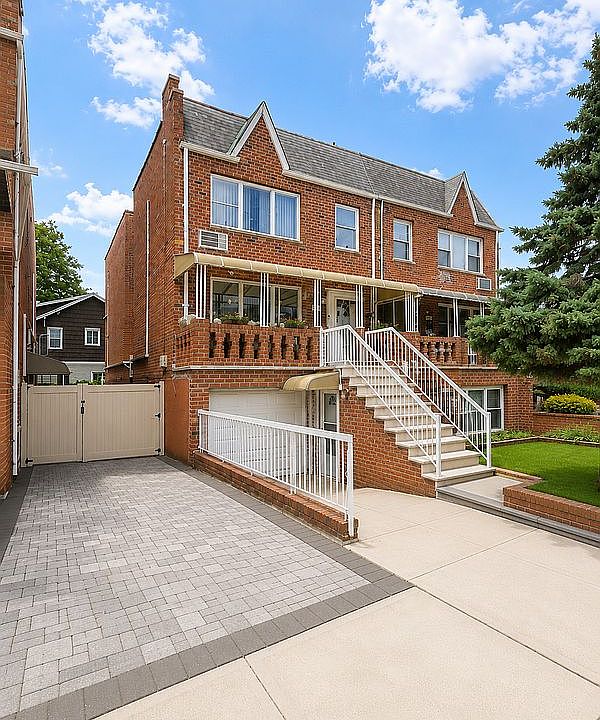 1st image of 2704 Avenue