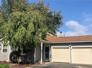 8205 Renfrew Dr, Liverpool, NY 13090