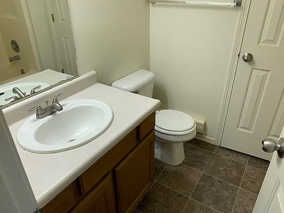 3rd image of 2140 Elizabeth Blvd APT 32A