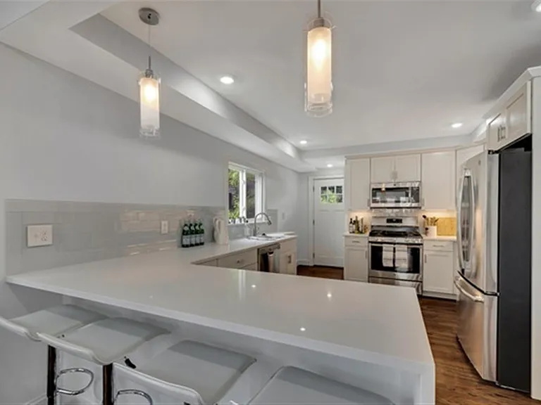 12 Sydney St #2 — Photo 5