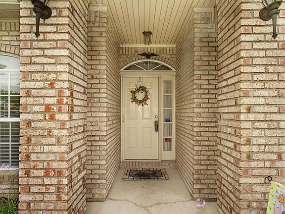 2nd image of 5831 Long Cove Dr