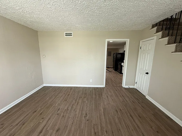 20531 Moenart St — Photo 3