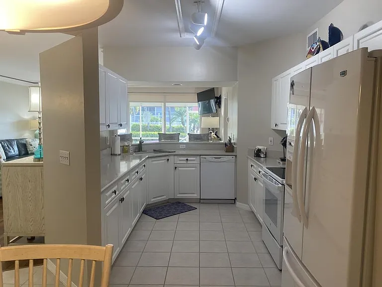 295 Waterside Cir #102 — Photo 6