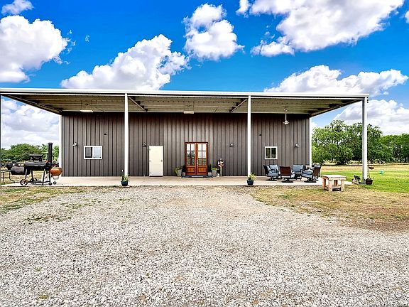 3rd image of 757 JOY LN