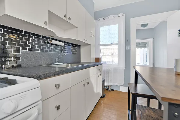 Rented by R New York | media 16