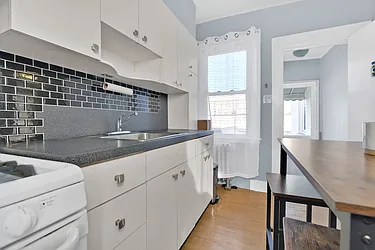 Rented by R New York