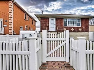 3085 Lawson Blvd, Oceanside, NY 11572