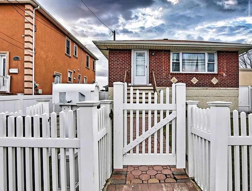 3085 Lawson Blvd - Property Image