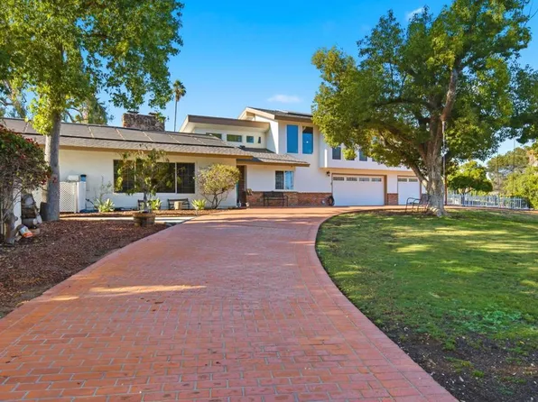 10510 Grandview Dr, La Mesa, CA 91941