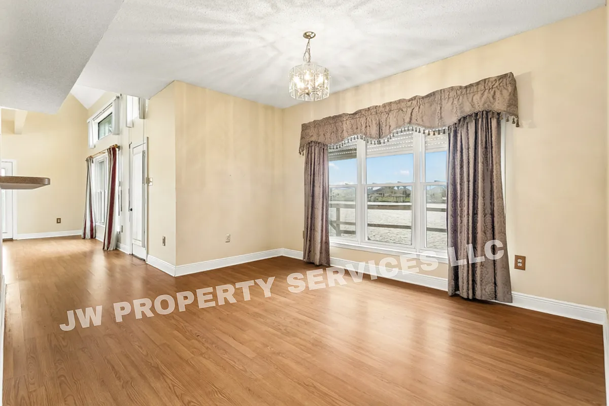 Building Photo - 277 Moonraker Dr