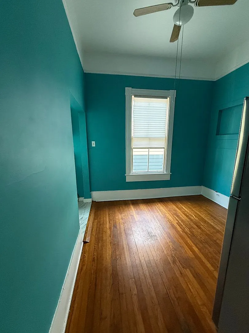 311 E Duffy St — Photo 4