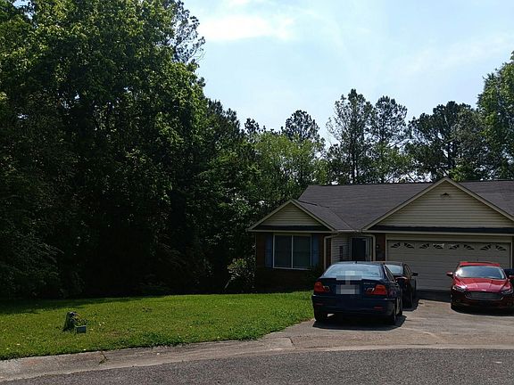 3rd image of 3427 Woodcrest Dr