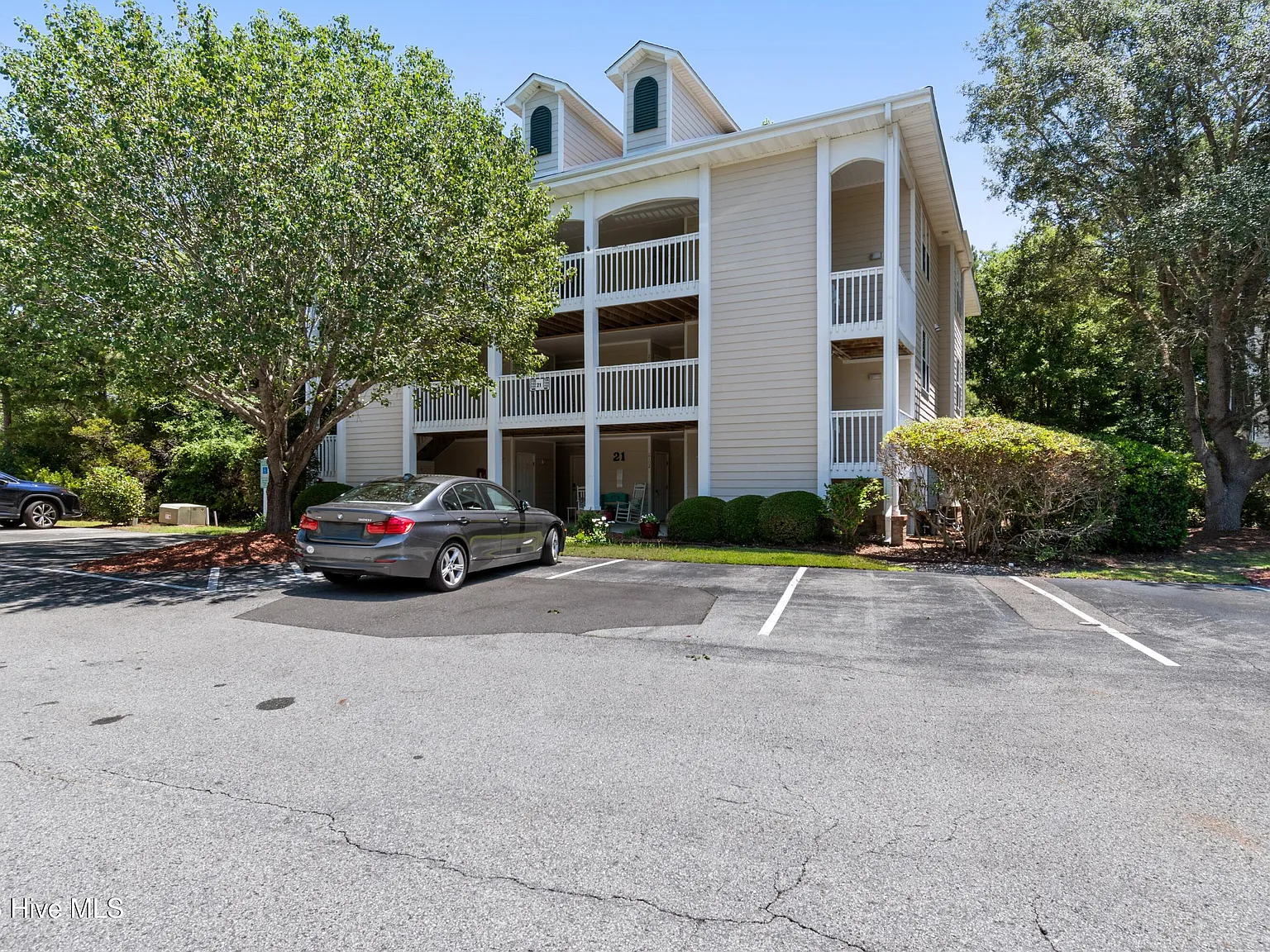2 bed, 2.0 bath, $2,400 — Photo 1