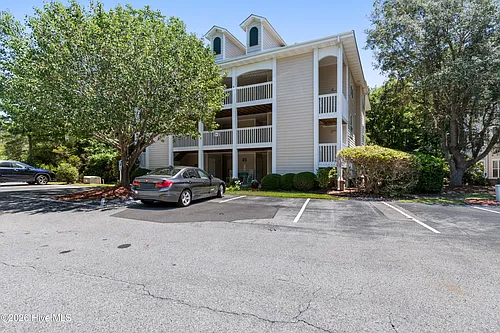3350 Club Villas Dr Photo 1