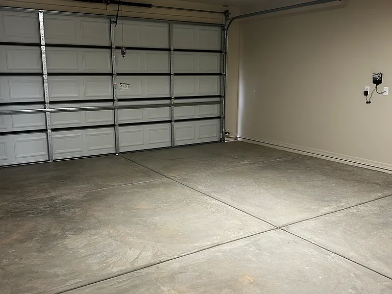 2925 N Central St — Photo 2